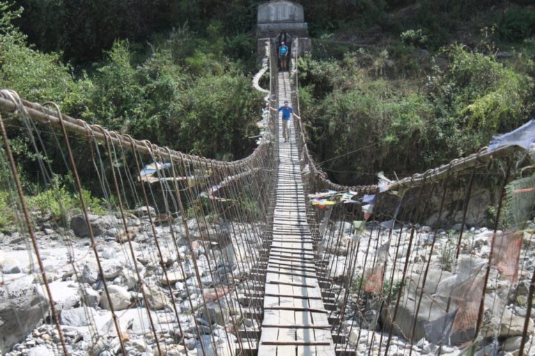 Hängebrücke im Himalaya